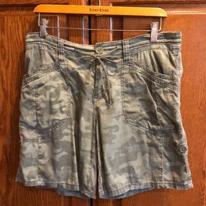 Camo shorts 10P